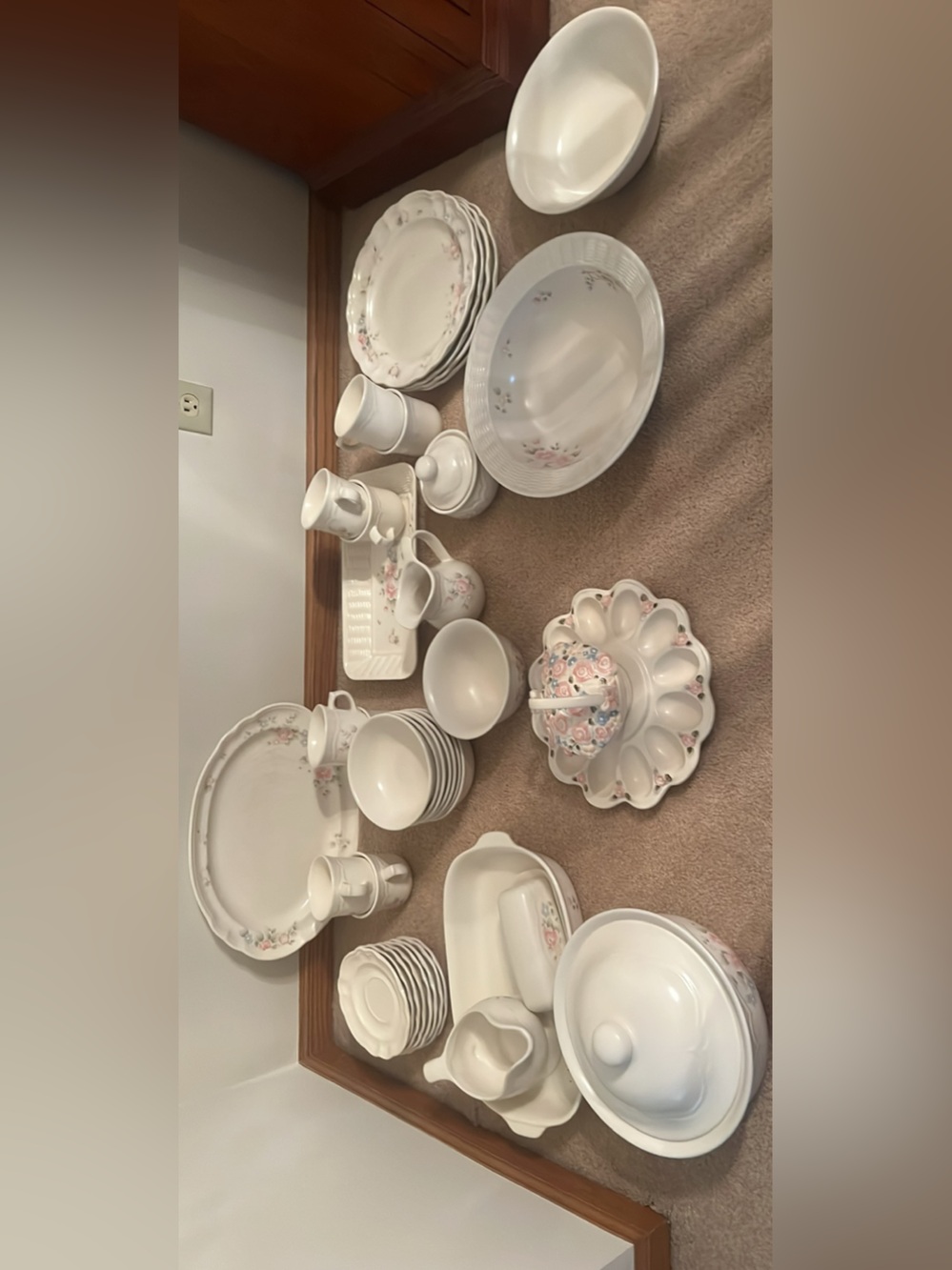 Pfaltzgraff tea rose dinnerware set